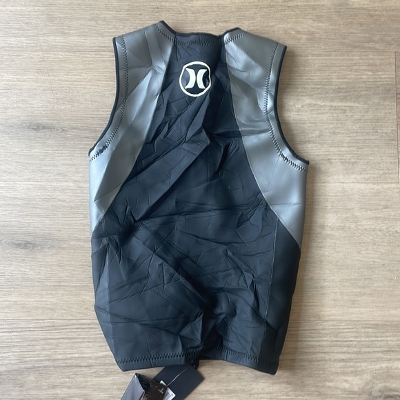 Wetsuit vest top. 2 mm. New with tags. Hurley. Size small. - Picture 2 of 5
